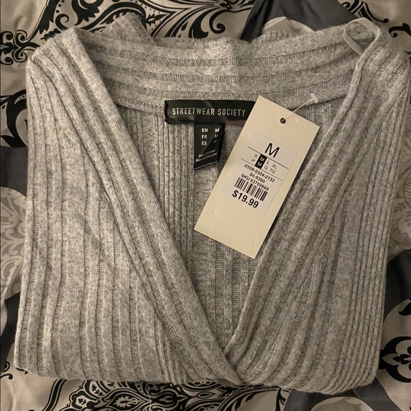 BUNDLE Two Charlotte Russe Sweater Crop Tops - Picture 3 of 7